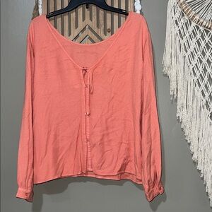 ANTHROPOLOGIE
Cloth+Stone Coral Buttons Tie Back blouse woman’s size XL